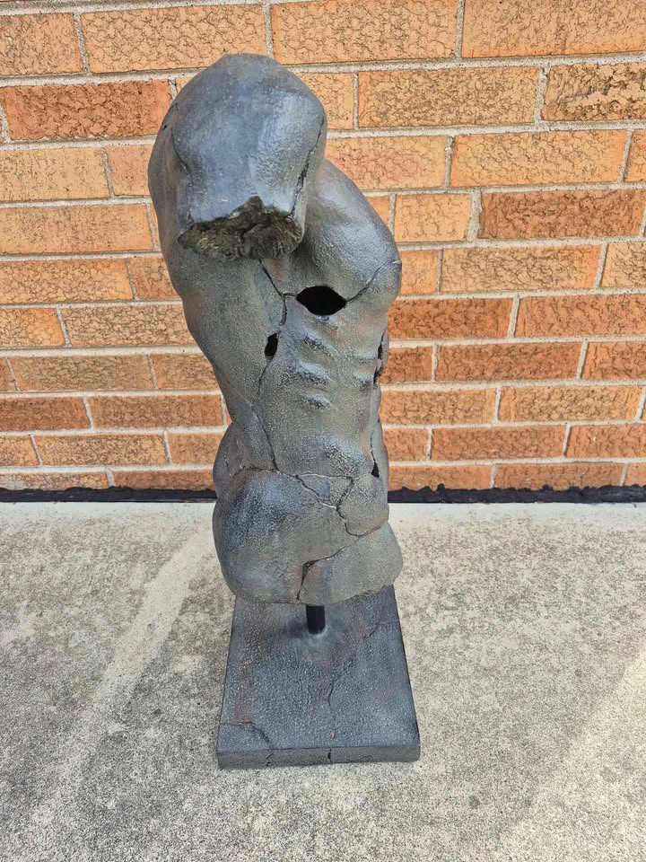 Abstract cracked male torso on stand (Skokie) - photo 3