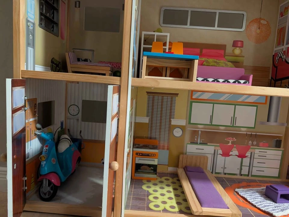 Large 4-Story Dollhouse with Elevator, Garage & Furniture - photo 4