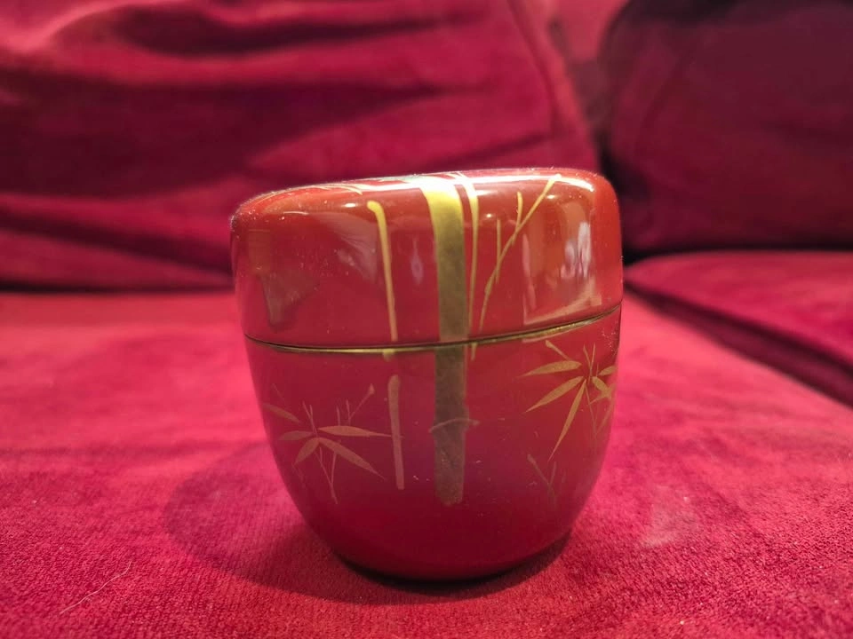 Red Lacquer container with gold for tea ceremony (Skokie) - photo 3