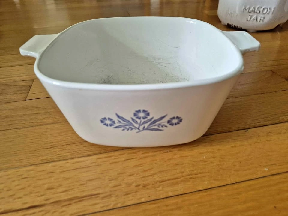 Corning ware 1 3/4 quart, no lid (Skokie)
