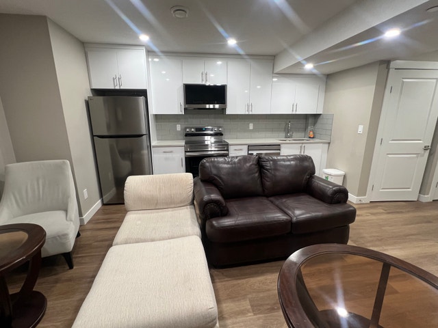 Fully furnished One bedroom basement for rent (All inclusive) - photo 2