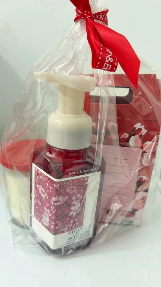 Bath and Body Works gift set - photo 2