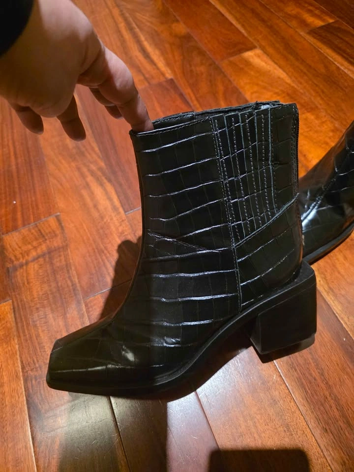 Schutz Croc-Embossed Leather Ankle Boots - photo 4