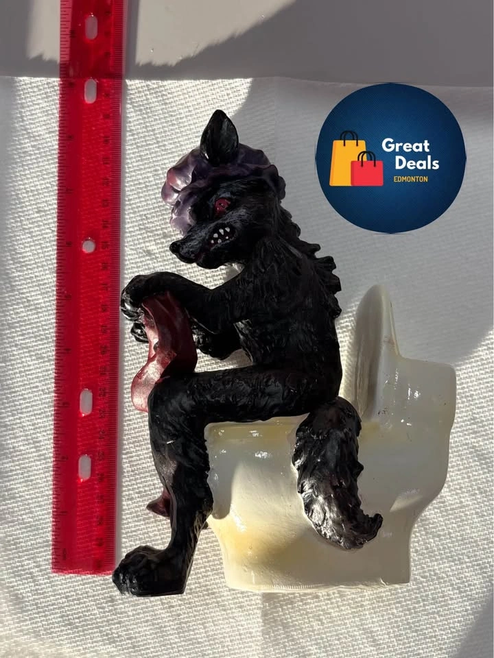 Wolf sitting decor - photo 3