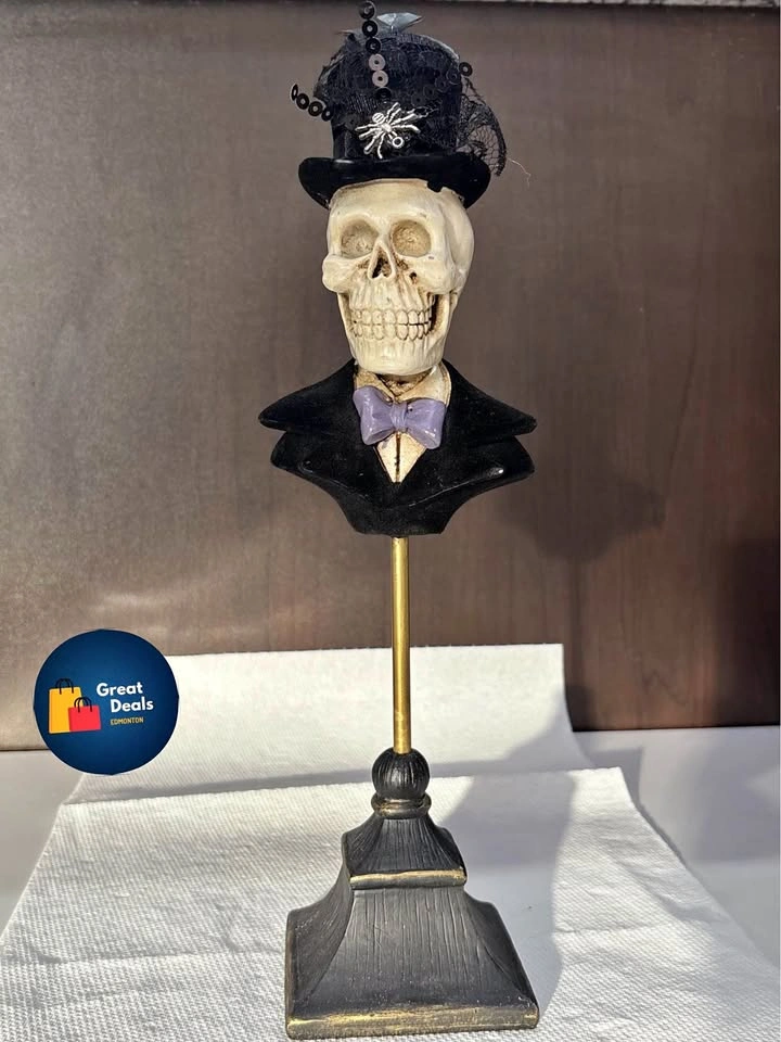 Dead regency table top decor