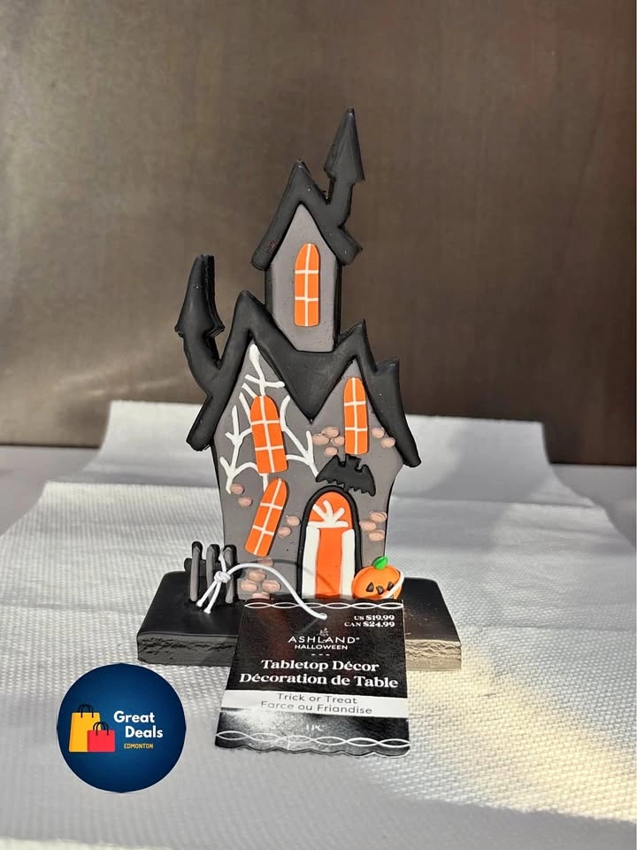 Haunted house table top decor