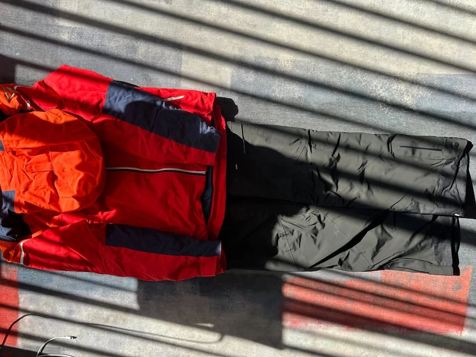 Wed’ze Ski Jacket & Pants Set + Ski Goggles – Size 44 - photo 3