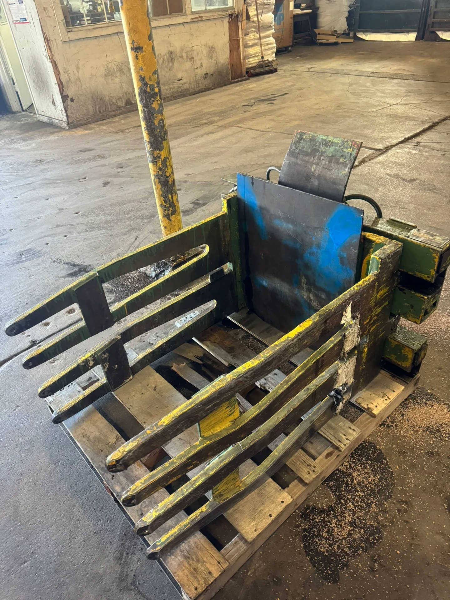 Forklift Clamps image indicator(2)