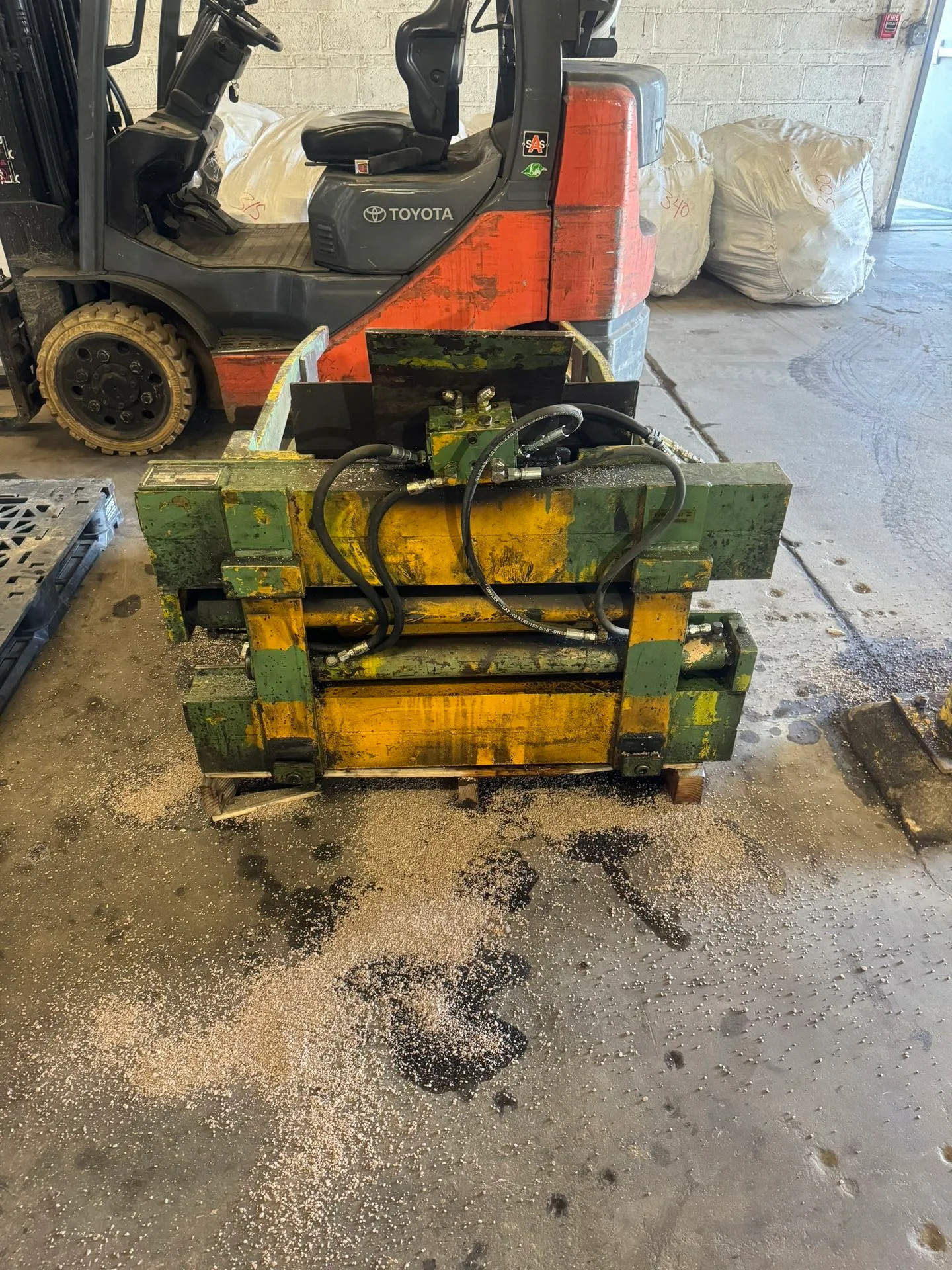 Forklift Clamps image indicator(3)