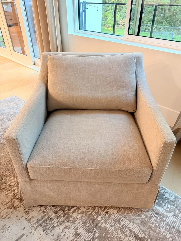 Pair of Swivel Armchairs - photo 2