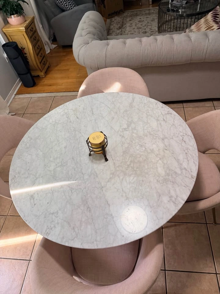 Marble Top Tulip Dining Table with 4 light beige Chairs - photo 2
