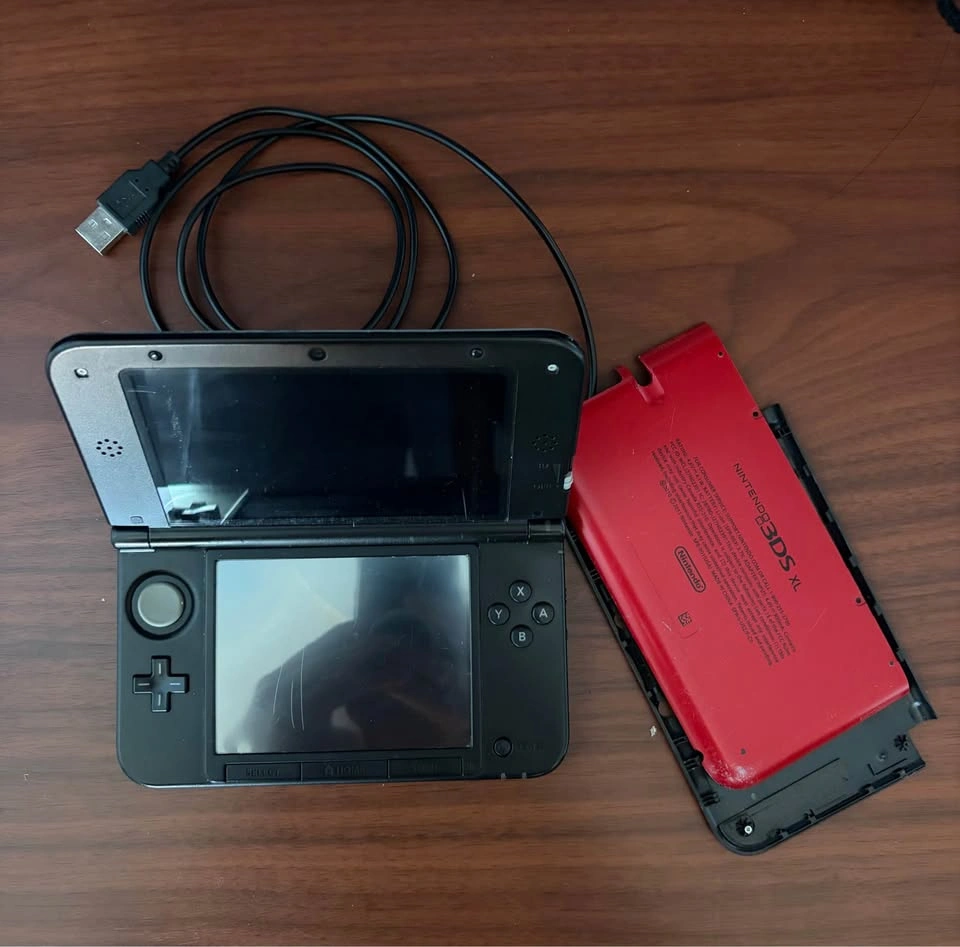 Nintendo 3DS XL (Custom Shell) - photo 2