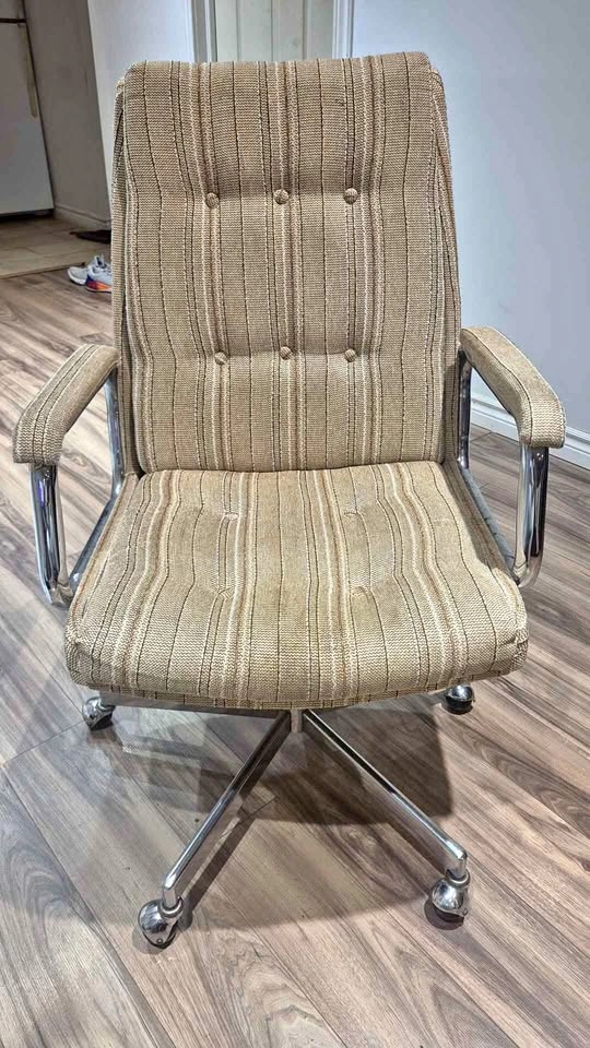 Office Chair with wheels