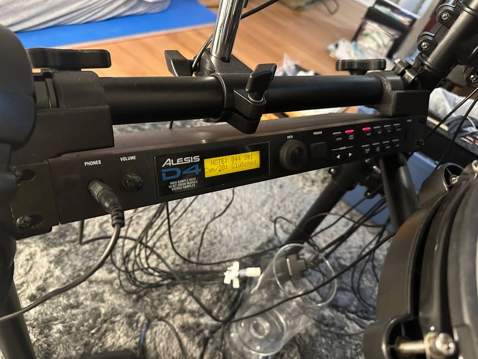 Alesis D4 Drum Brain with All Mesh Head Electronic Drum Kit - photo 2