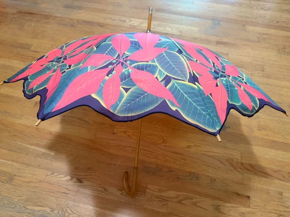 Vintage Christmas Poinsettia Pagoda Umbrella - photo 2