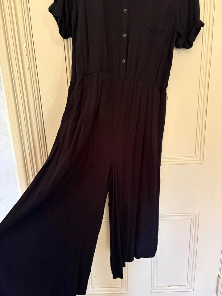 Ann Taylor Black Short Sleeve Jumpsuit - photo 2