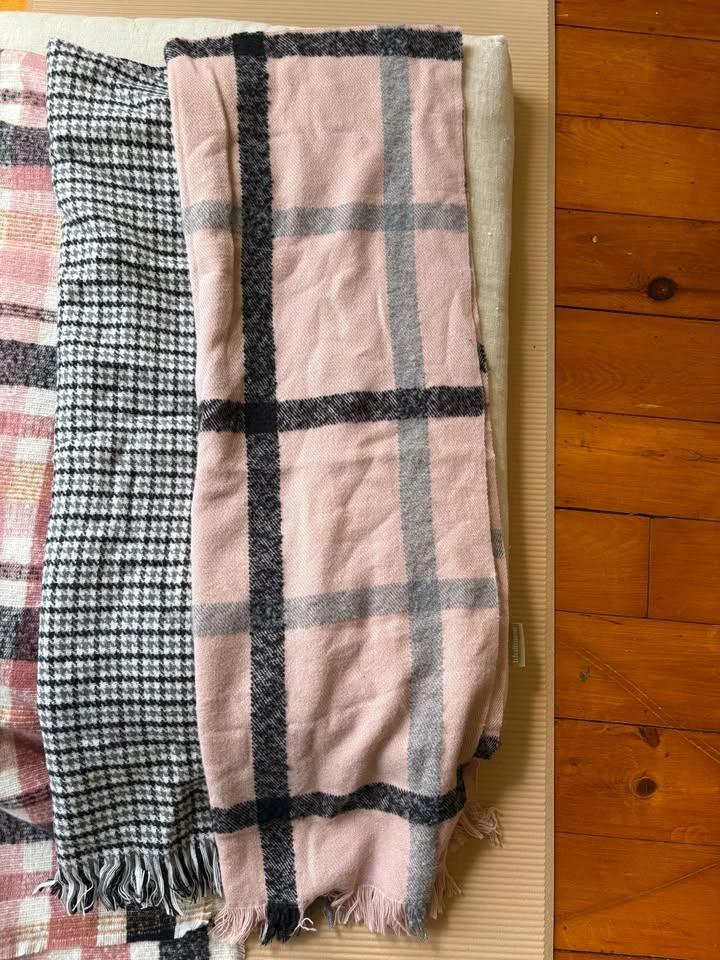 Set of 3 Plaid and Houndstooth Scarves - photo 2