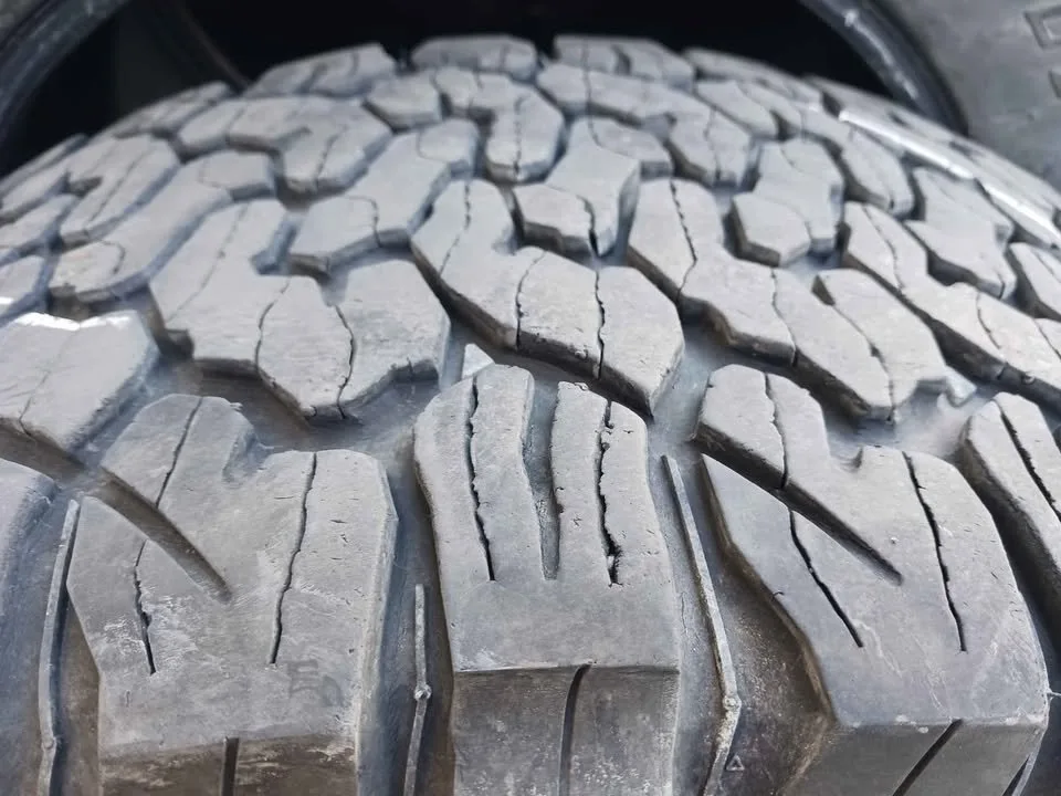 LT 35x12.5 r20 BFGoodrich All Terrain TA KO2 Tires image indicator(2)