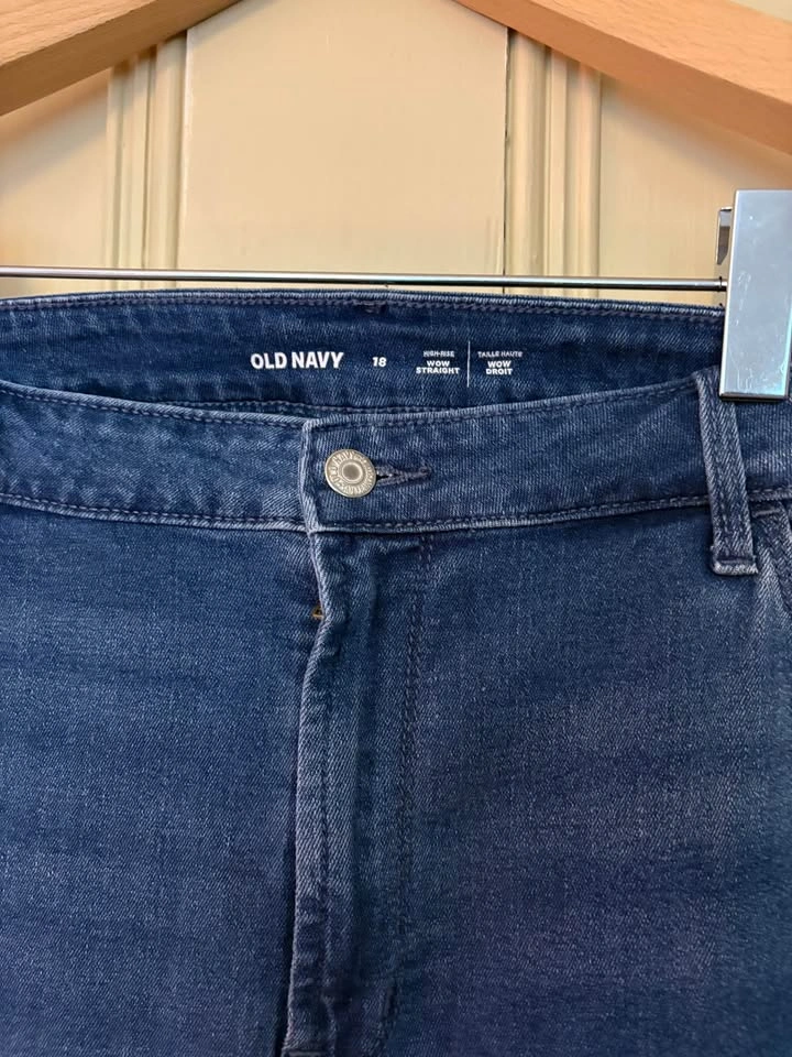 Old Navy High-Rise Wow Straight Jeans Size 18 - photo 2
