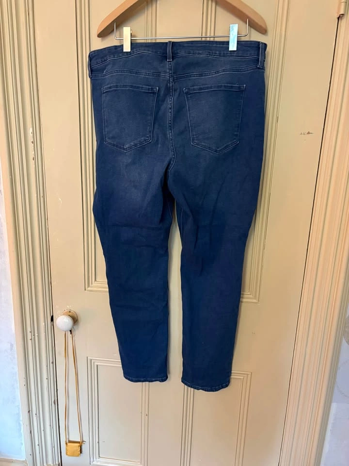 Old Navy High-Rise Wow Straight Jeans Size 18 - photo 3