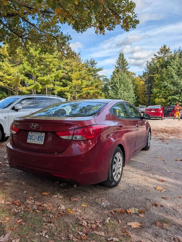 2011 Hyundai Elantra - photo 2