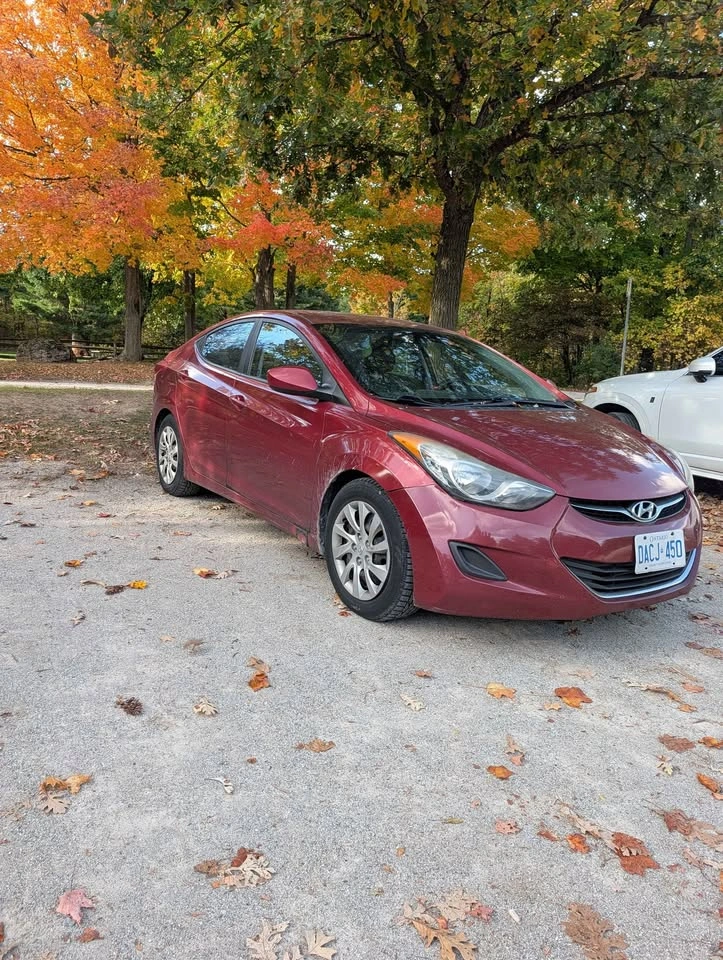 2011 Hyundai Elantra - photo 3