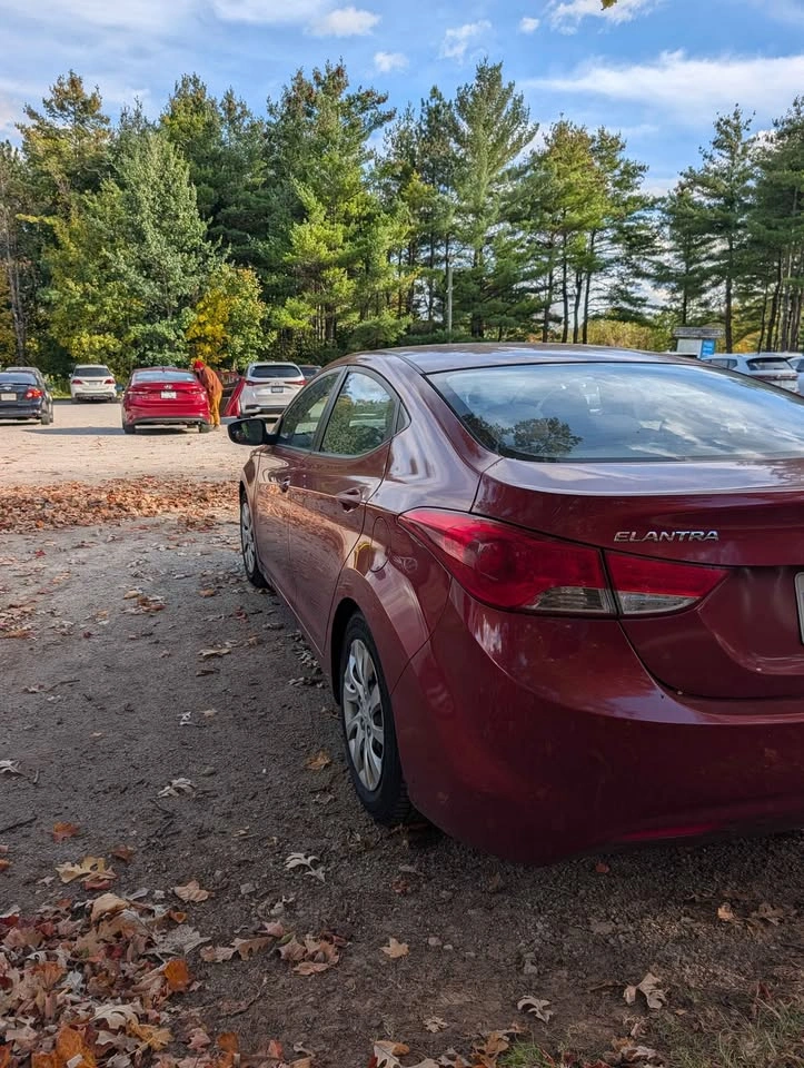2011 Hyundai Elantra - photo 4