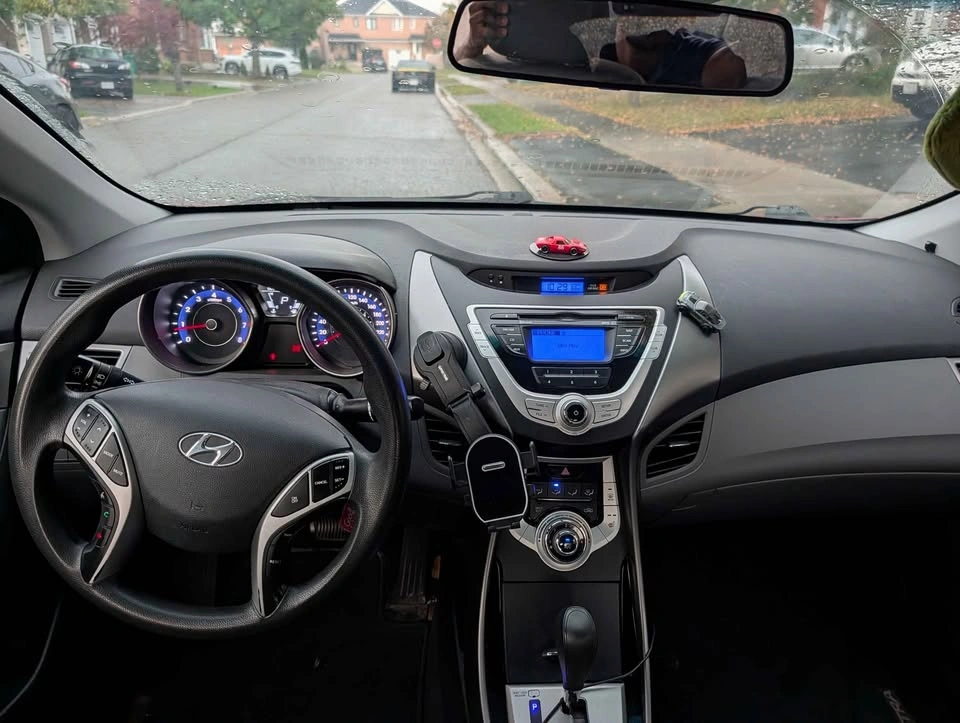 2011 Hyundai Elantra - photo 5