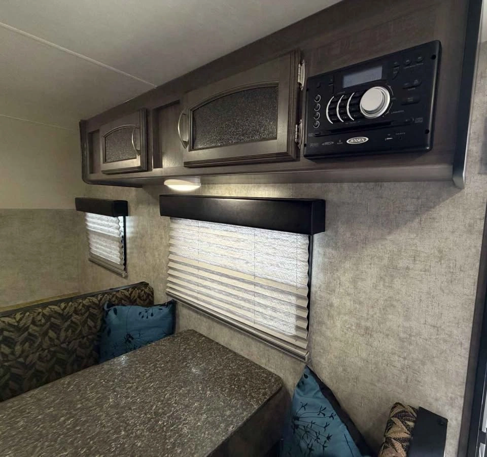 2017 Winnebago Winnie Drop 170S - Towable with SUV - photo 4