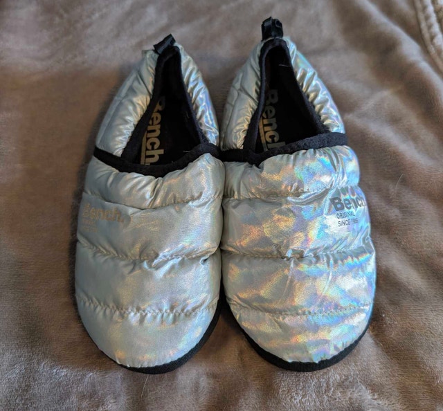 Bench Puffer Slippers (Kids' S/M)