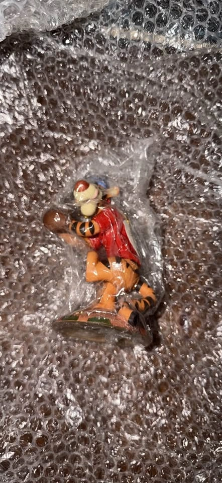 Walt Disney Classics Collection Pooh & Friends Tigger Figurine - photo 2