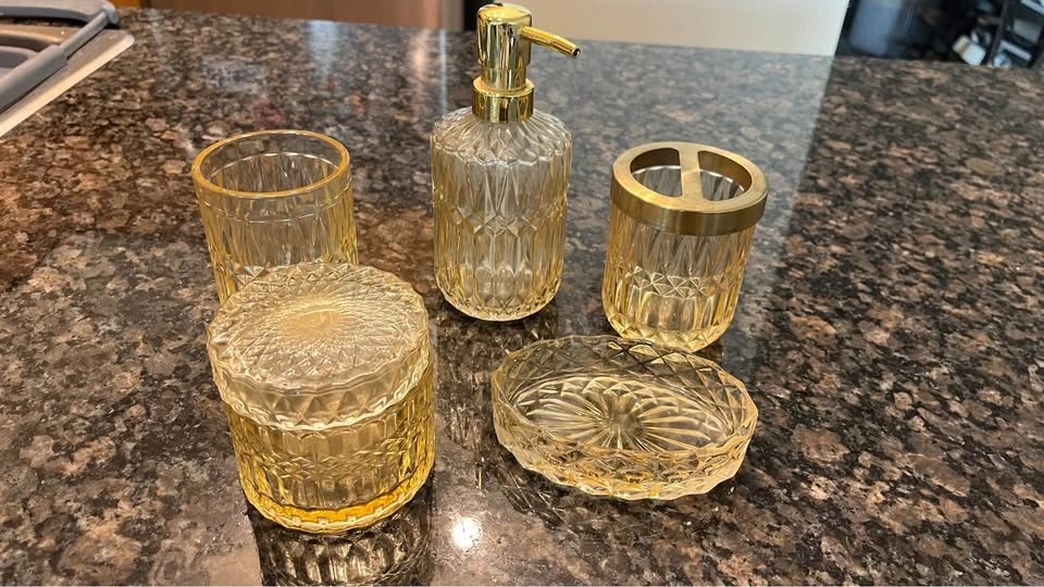 Gold Bathroom Accessories Set – 5 Pieces - photo 2