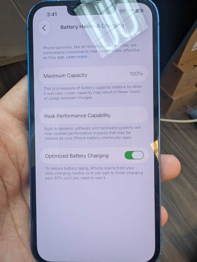 iPhone 13 - 128gb - 100% battery health - photo 3