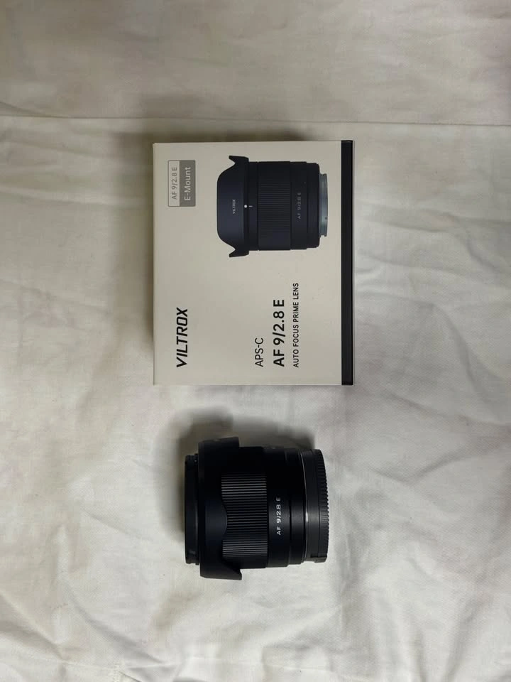 Viltrox AF 9mm f/2.8 Ultra-Wide Lens - Sony E-Mount - photo 4