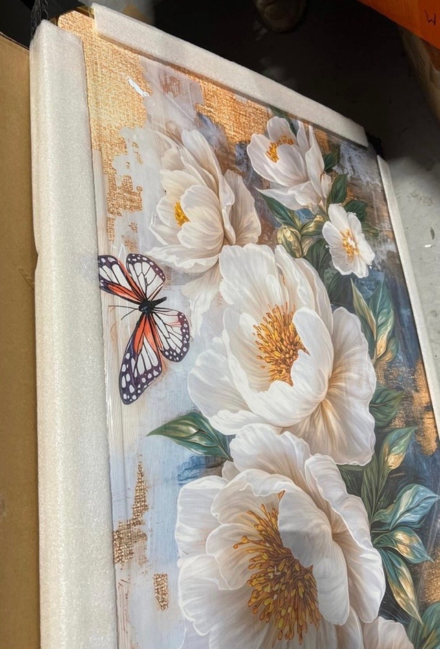 Brand New in Box Vintage Floral Butterfly Canvas Wall Art - photo 5