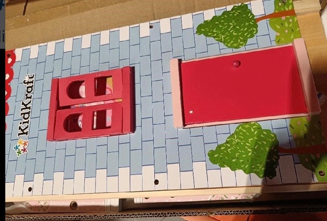 New in Box KidKraft Chelsea Dollhouse - photo 5