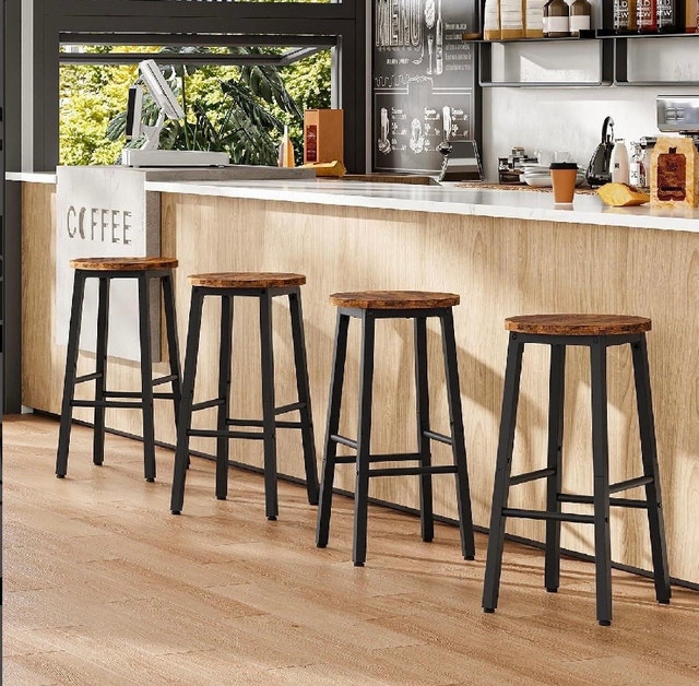 New in Box HOOBRO Bar Stools, 4-Pk, Counter Height 24.8" - photo 2