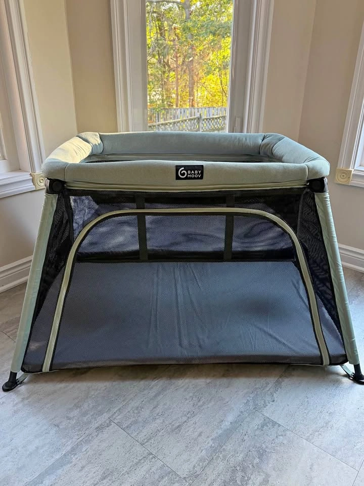 Babymoov Moov & Comfy 3-in-1 Travel Crib, Play Yard & Bassinet