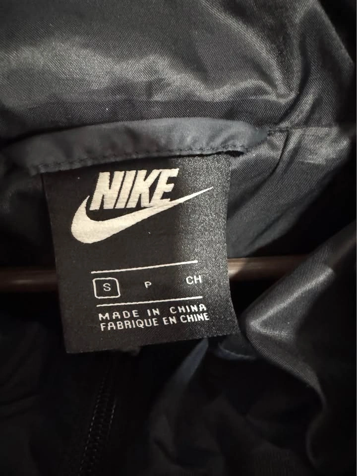 Women’s Nike Jacket - photo 3