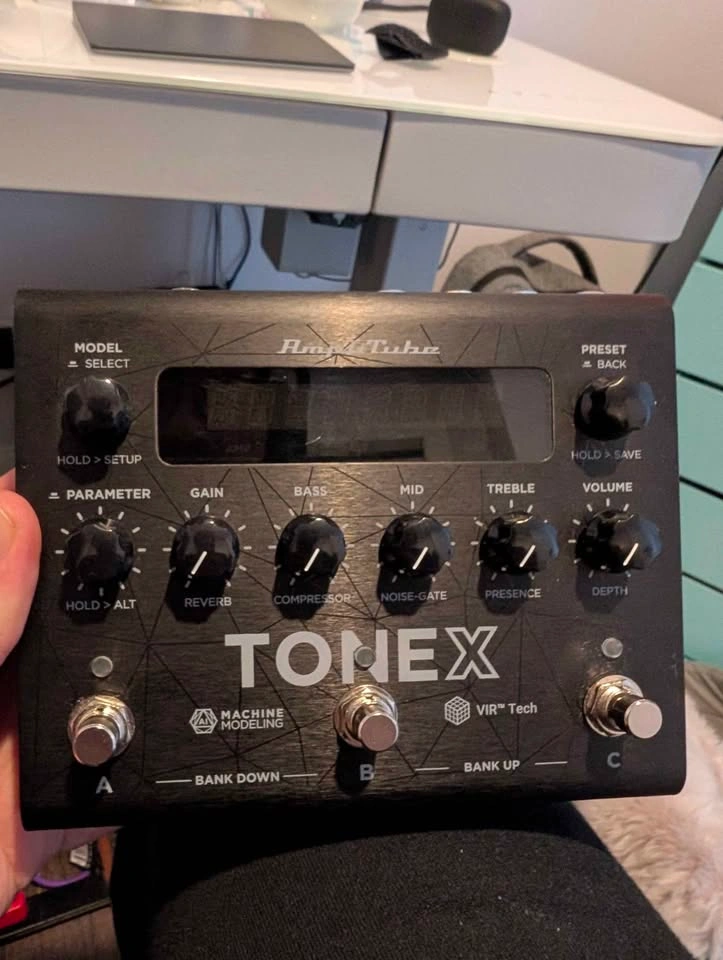 IK Multimedia TONEX Pedal + XSONIC AIRSTEP TX – Mint Setup - photo 5