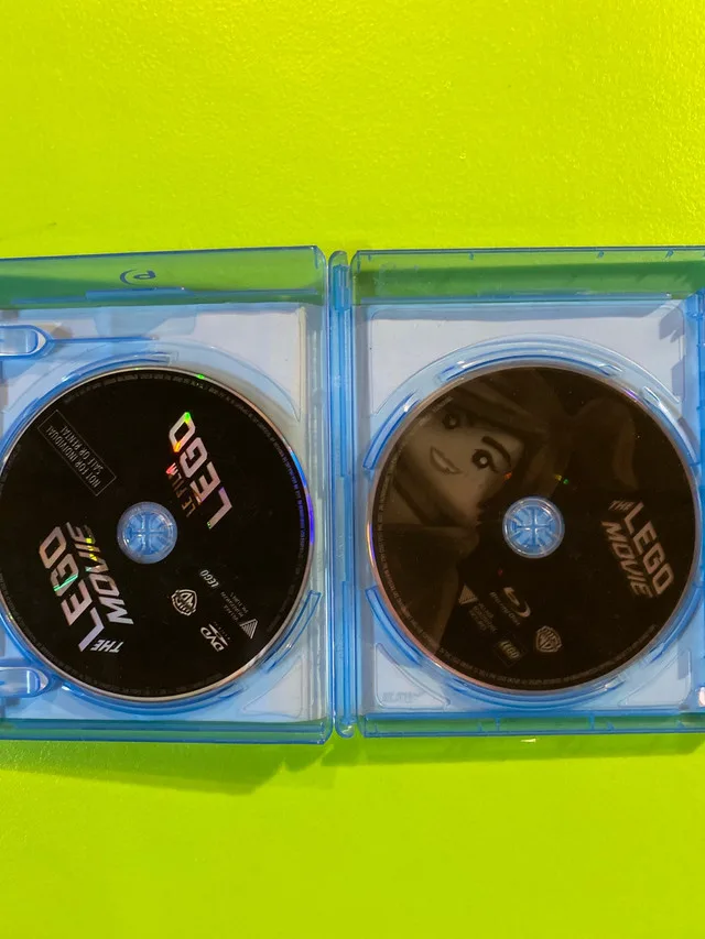 Lego Movie Blu-ray DVD Combo image indicator(2)