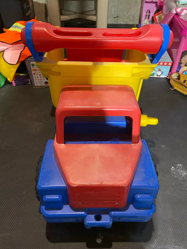 Wader Large Ride on dumptruck image indicator(2)