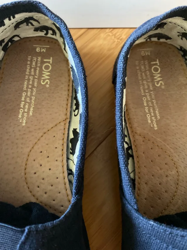TOMS Shoes men’s size 9 image indicator(2)