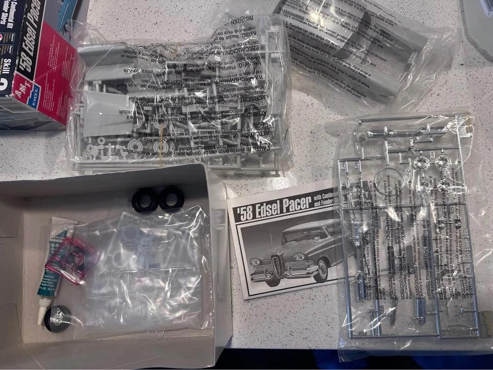 AMT '58 EDSEL PACER w/ CONTINENTAL KIT MODEL KIT FACTORY SEALED - photo 5
