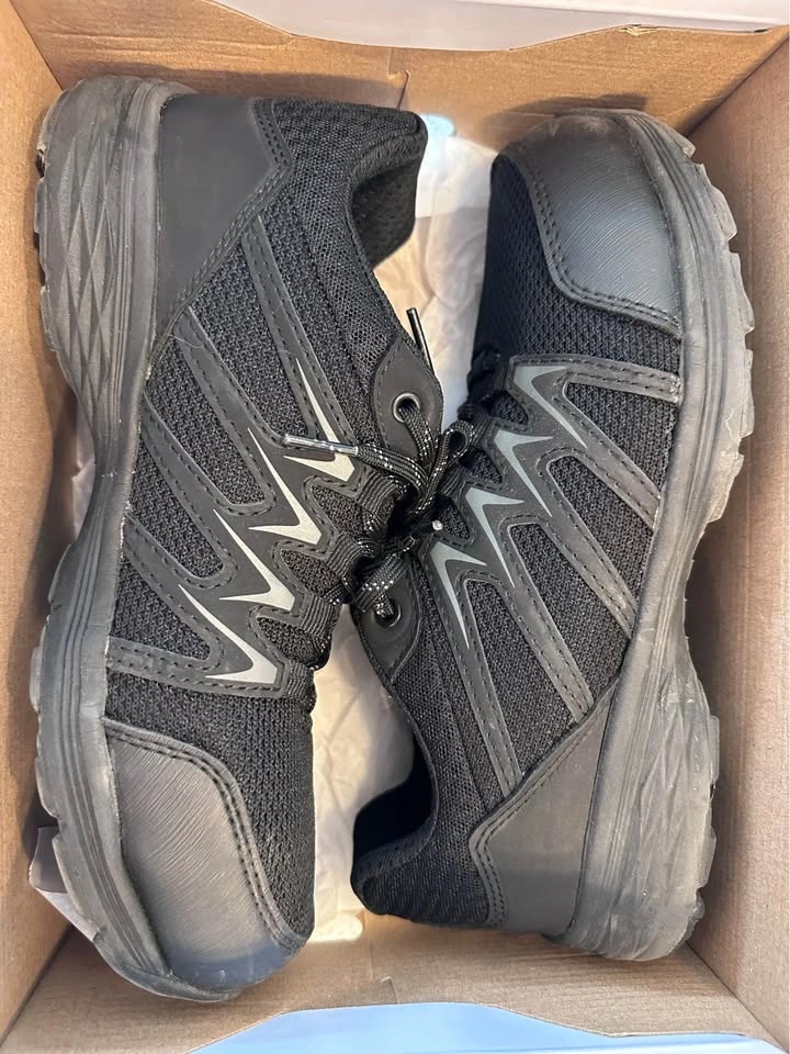 Women’s Size 8 certified Aluminum toe shoes for worksafe - photo 4