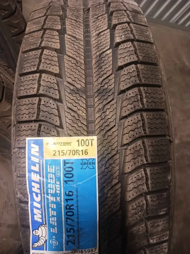 215 70 r16 NEW MICHELIN Latitude X-Ice Winter Tires image indicator(2)