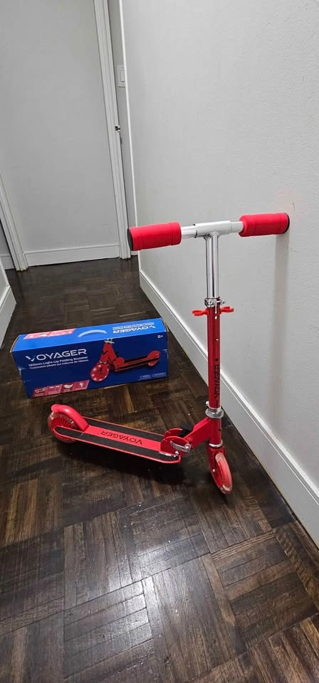 Voyager 120mm Light-Up Folding Scooter - photo 2