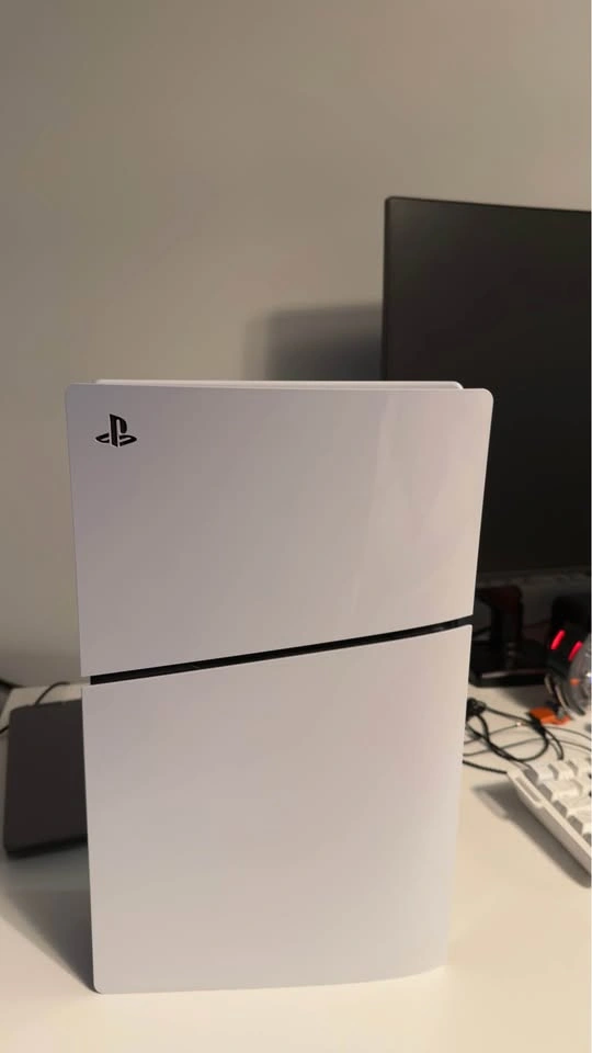 PS5 Slim Disc Edition Bundle + Games & Charging Station - photo 5