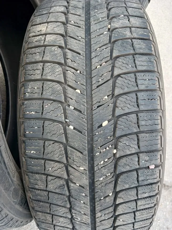 245 45 r19 THREE MICHELIN LATITUDE X-ICE WINTER TIRES image indicator(3)