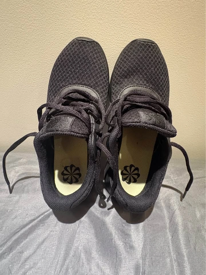 Nike Tanjun Triple Black Sneakers - photo 2